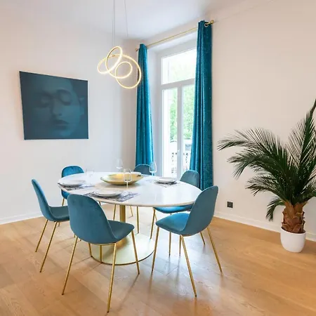 Modern 2-br In The Heart Of