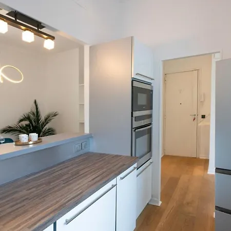 Modern 2-br In The Heart Of 칸느